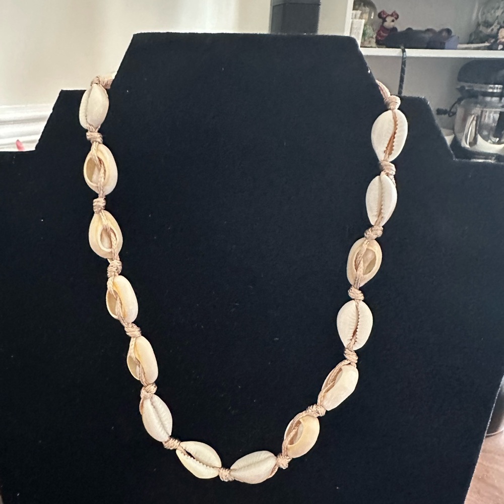 Shell necklace